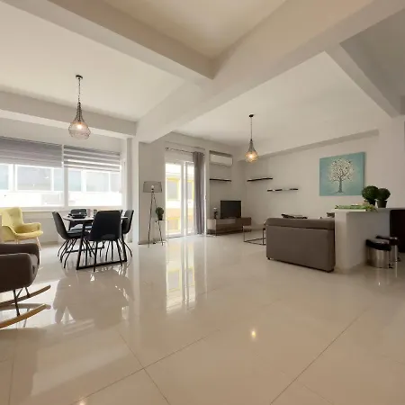 Satovriandou Spacious 128sqm In Apartment