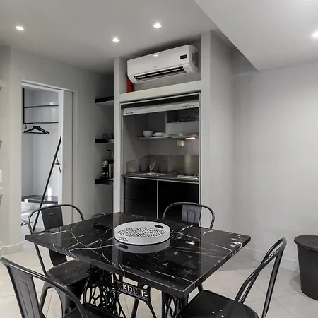 Superb With Rooftop, Perfect For 5 Guests, 85sqm * Athens