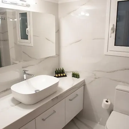 Appartamento Newly Renovated Flat 500m From Subway Station Atene