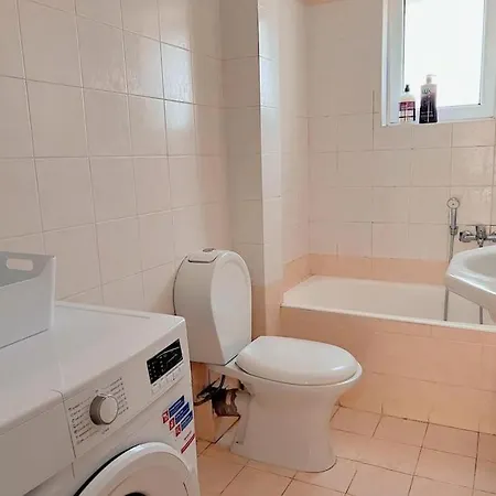 Charming 2bedroom With Parking