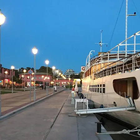 Stylish Next To The And Port Διαμέρισμα Αθήνα