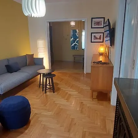 Apartment Like At No5