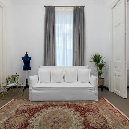 2 Mazi Apartment *