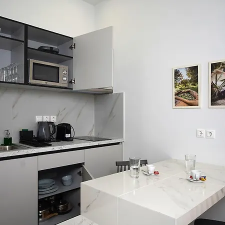 Apartment Tip - *