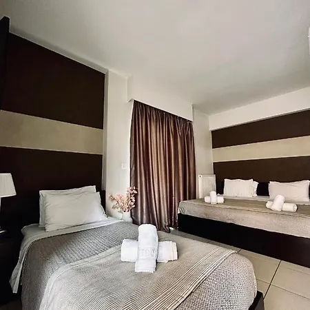 Aparthotel Mc Queen & 3*