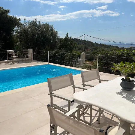 Villa Reina On The Hill Of Vouliagmeni *