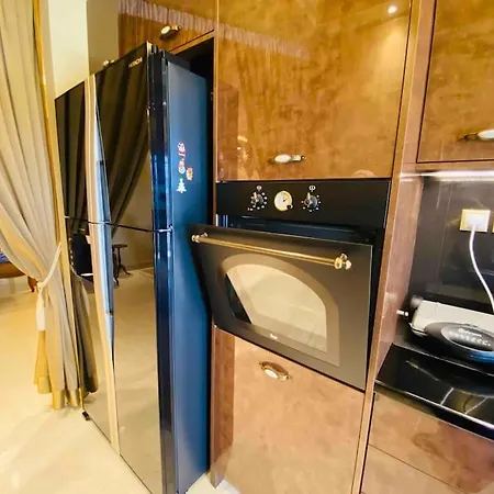 Apartment 520 爱琴海公寓: 欧式风格电梯房近地铁 *