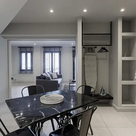 Superb With Rooftop, Perfect For 5 Guests, 85sqm