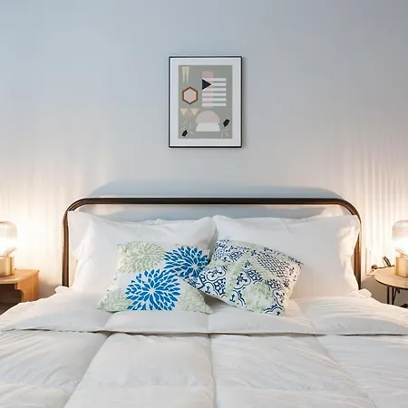 Live Like A Local In 2bdr In Center! Αθήνα