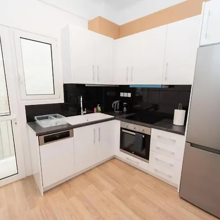 Spacious Flat 10min From Subway Stations Apartment Athens