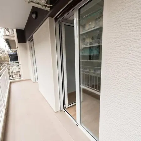 Spacious Flat 10min From Subway Stations