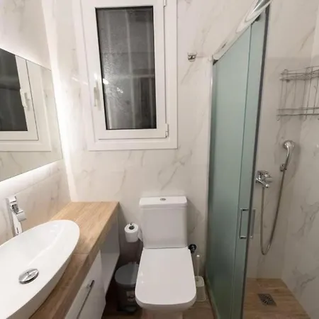 Spacious Flat 10min From Subway Stations *