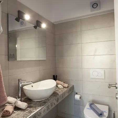 Fedias Luxury Flat Psyrri Square Apartment Athens
