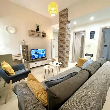 Elegant & Modern Flat Near Panathenaic Stadium