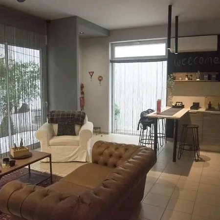 Friends Luxury In Marousi * Athens