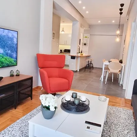 Cozy & Modern Near Panathenaic Stadium Apartment *