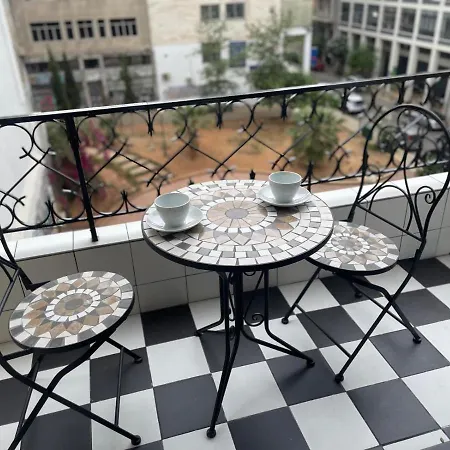 Noblenotes - Victor Apartman Athén