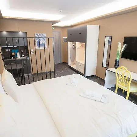 Apartment Life Athen