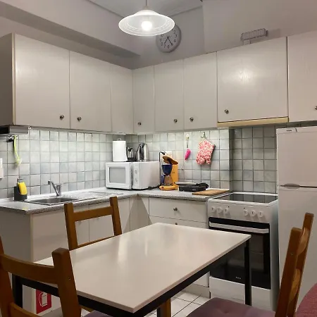 Katehaki Metro Apartment