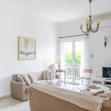 Apartment Spacious 2 Bedroom At Glifada Athens