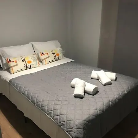Modern Flat In City Centre - 45 Secs Metro