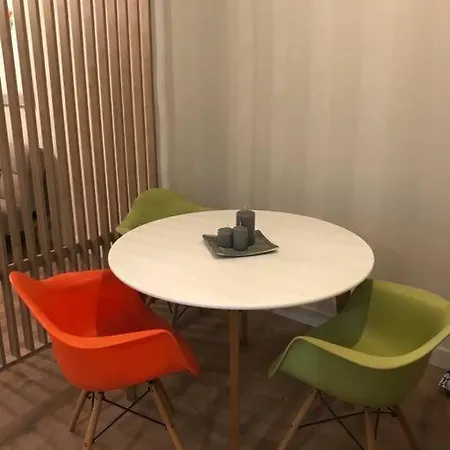 Modern Flat In City Centre - 45 Secs Metro Apartment *