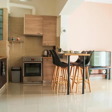 Your Comfy In Acropolis Area Αθήνα