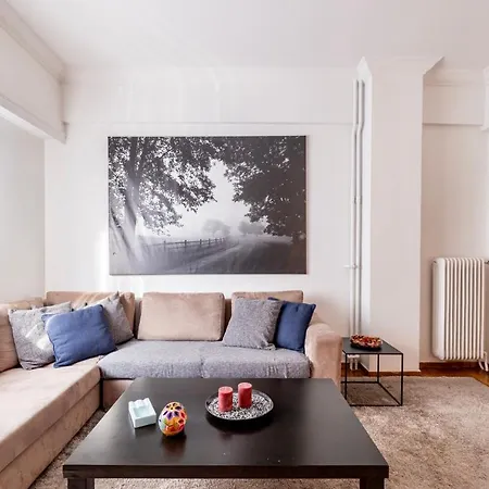 Cozy In Kolonaki - Sleeps 5 * Athens