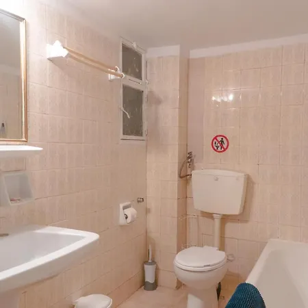Hostel In Center Of Athens
