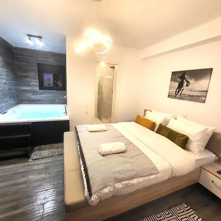 Apartment Fabilicious - 2 Apartments- Romantic Jacuzzi & Spacious Family Comfort *