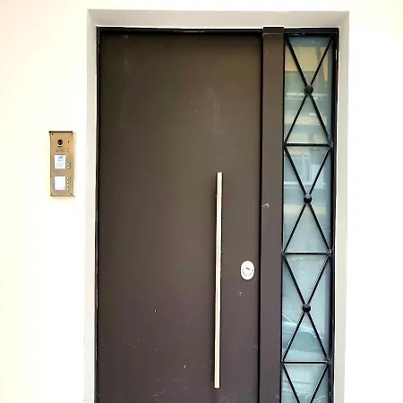 Fabilicious - 2 Apartments- Romantic Jacuzzi & Spacious Family Comfort Athens