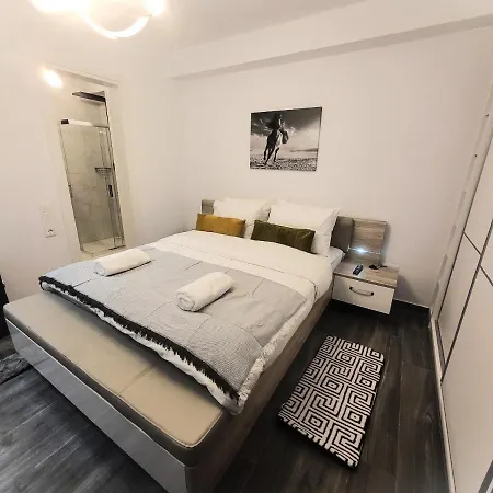 Apartment Fabilicious - 2 Apartments- Romantic Jacuzzi & Spacious Family Comfort *