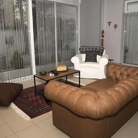 Friends Luxury In Marousi *