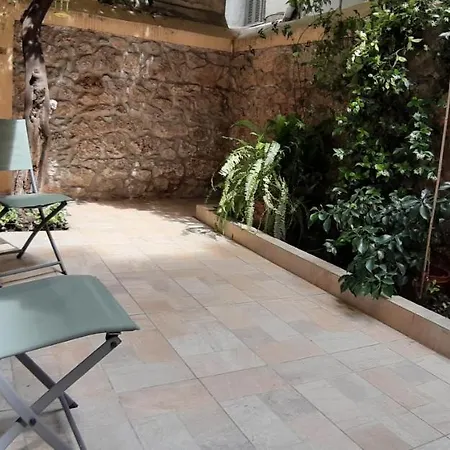 Cozy 5mins Walk From Acropolis Museum *