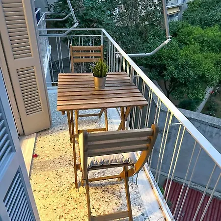 Cozy & Modern Near Panathenaic Stadium *