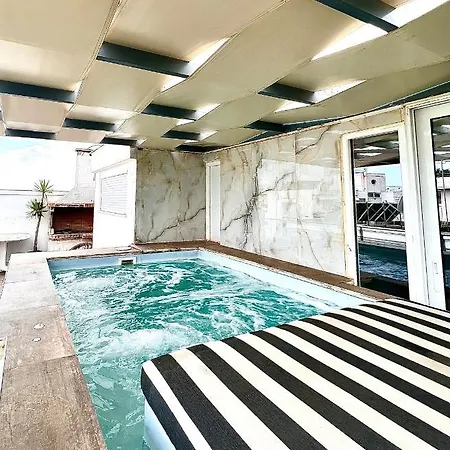 Citycenter Penthouse Mini Private Pool With Hydromassage And Great Town View Apartment