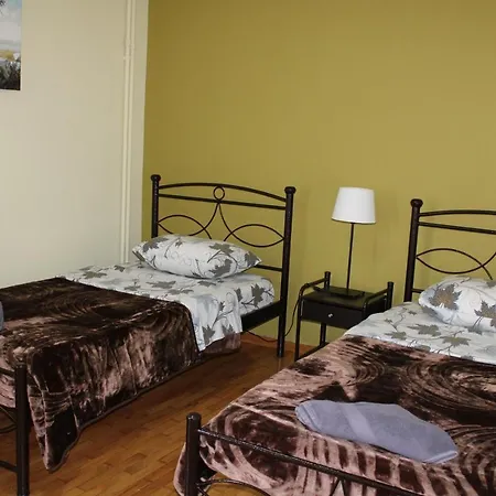 Nocleg ze śniadaniem Petaluda House 1