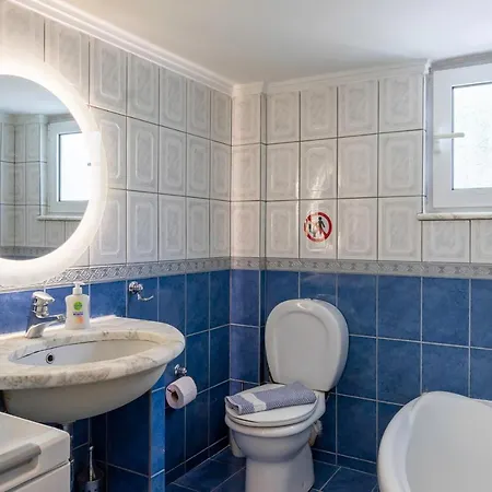 Spacious 2 Bedroom At Glifada Apartment Athens