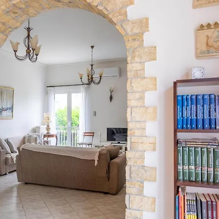 Apartment Spacious 2 Bedroom At Glifada Athens