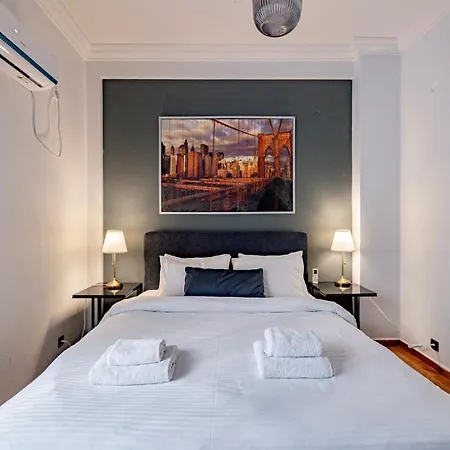 Cozy In Kolonaki - Sleeps 5 Apartment