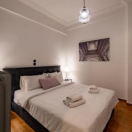 Cozy In Kolonaki - Sleeps 5