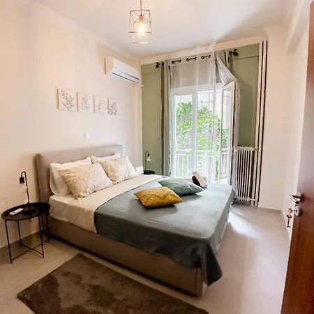 Apartment Metro Chic Haven: Modernized Urban Near The Tram *
