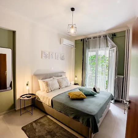 Metro Chic Haven: Modernized Urban Near The Tram Apartment *