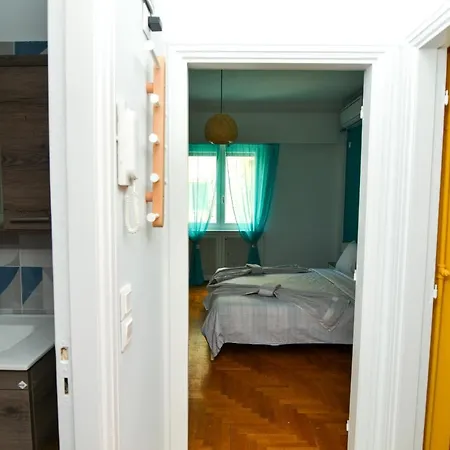 Apartment In Front Of Syntagma Metro *