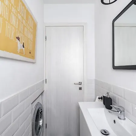 The Black Marble - Sea View, 2br, 2ba By Bnc Apartment Athens