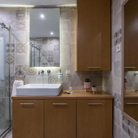 Apartment The Black Marble - Sea View, 2br, 2ba By Bnc Athens
