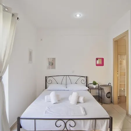Glyfada Cozy Apartment