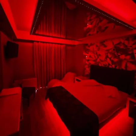Prive ホテル Skaramangás