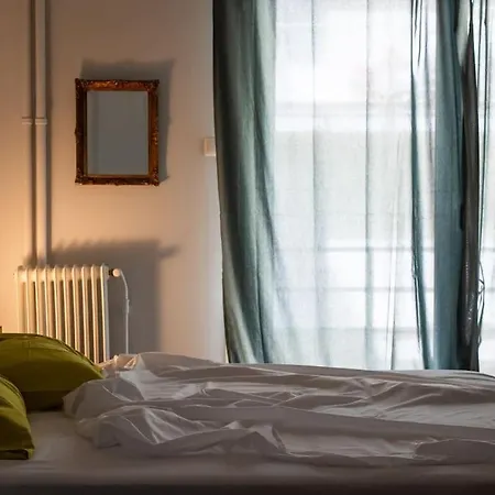 Apartment Newly Renovated, Quiet & In Kolonaki *