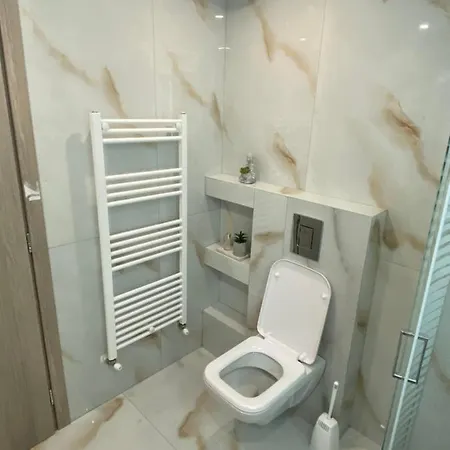 Modern Rous In Apartmán Atény